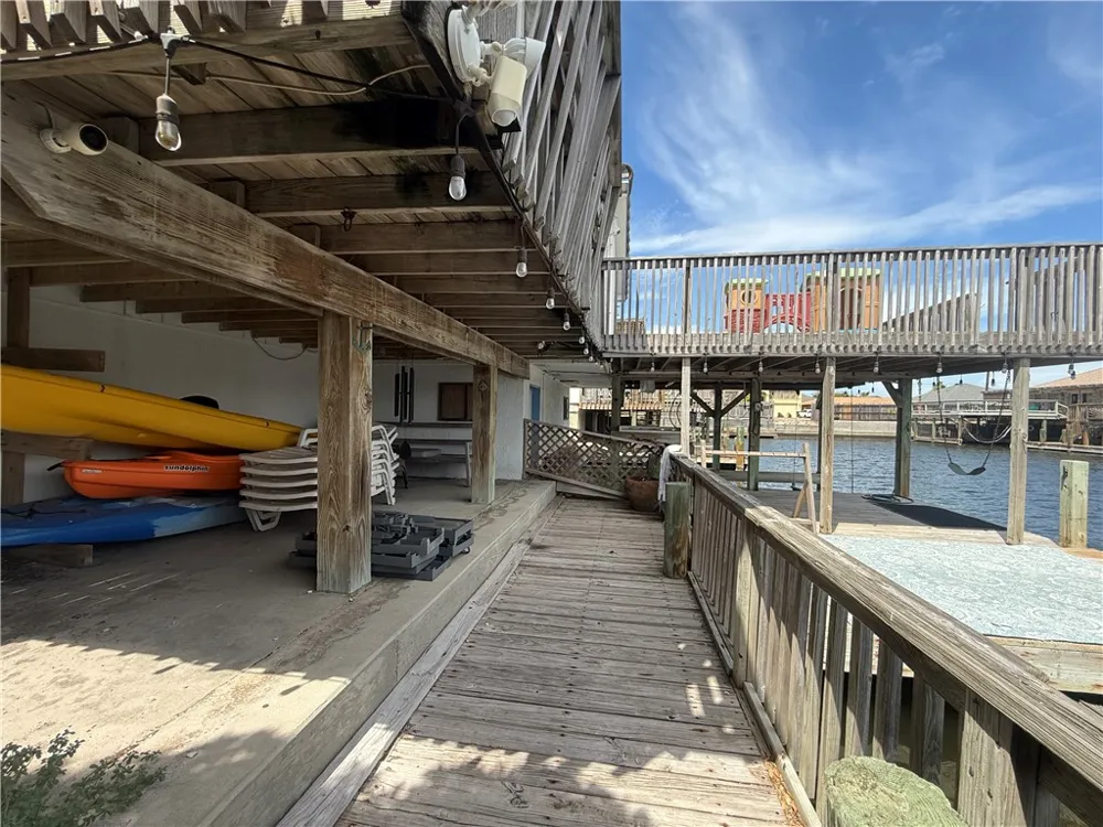 15310 Yardarm Court Corpus Christi, TX 78418
