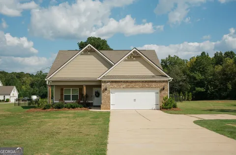 279 Davis RD