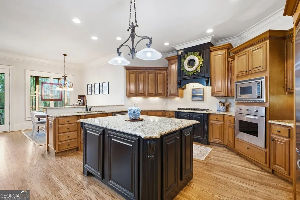 7395 Crestline DR Dawsonville, GA 30534