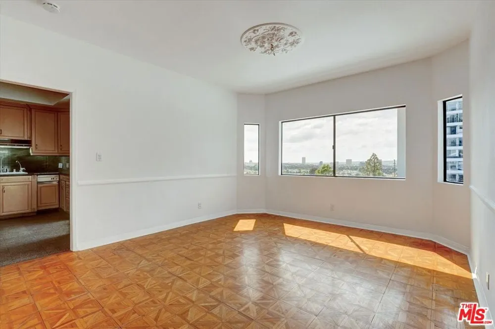 1140 Alta Loma Road #303 West Hollywood, CA 90069