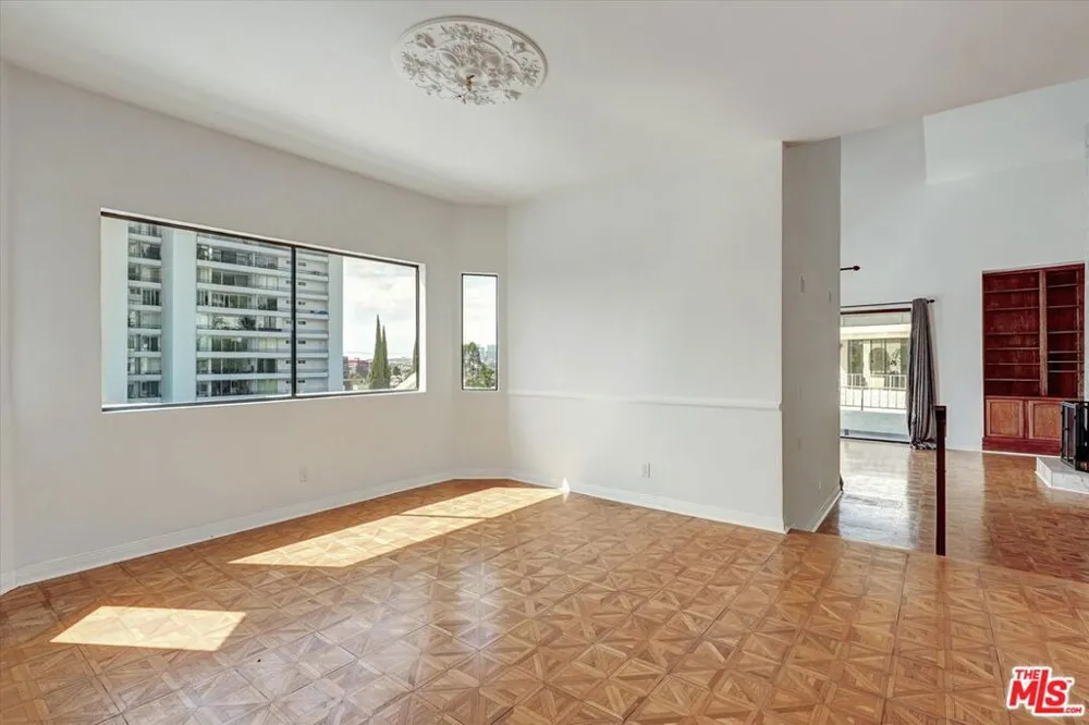 1140 Alta Loma Road #303 West Hollywood, CA 90069