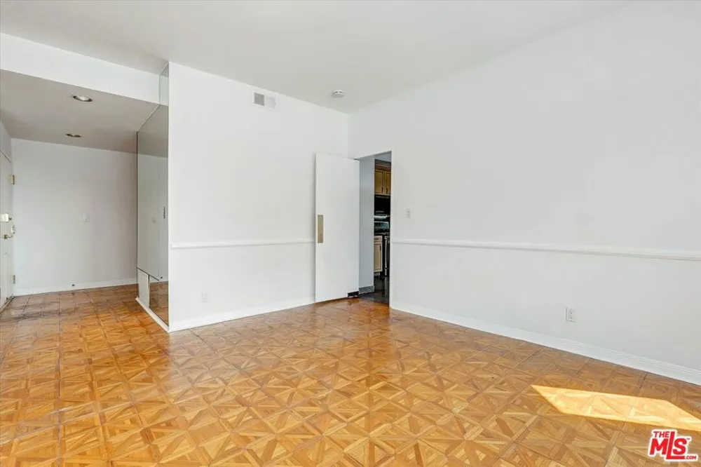 1140 Alta Loma Road #303 West Hollywood, CA 90069