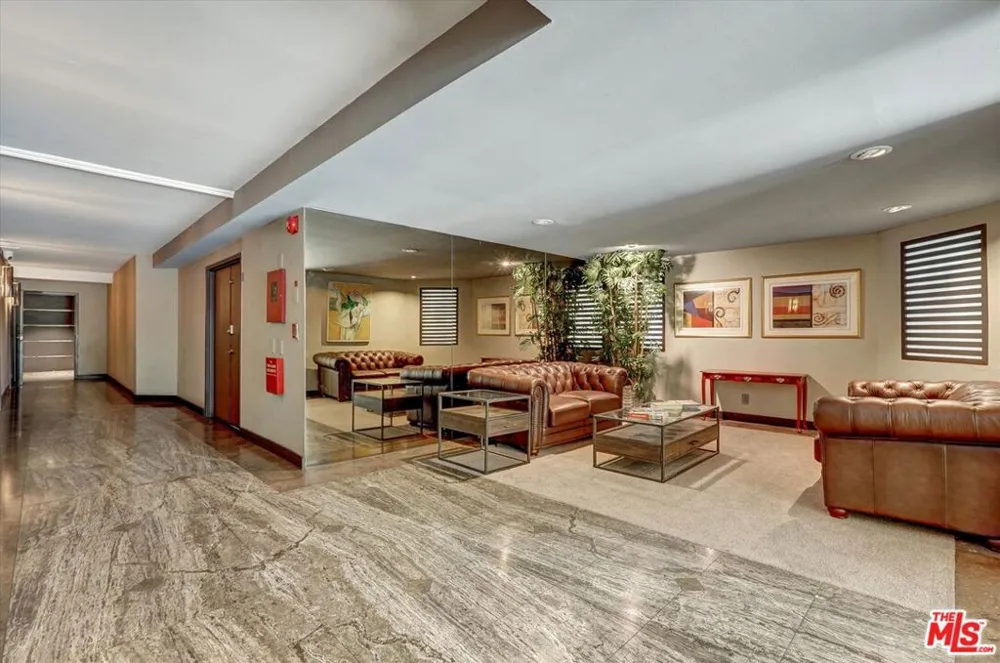 1140 Alta Loma Road #303 West Hollywood, CA 90069