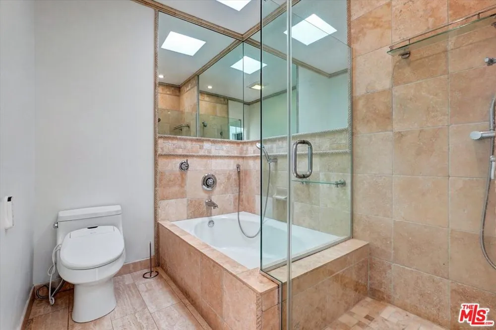 1140 Alta Loma Road #303 West Hollywood, CA 90069