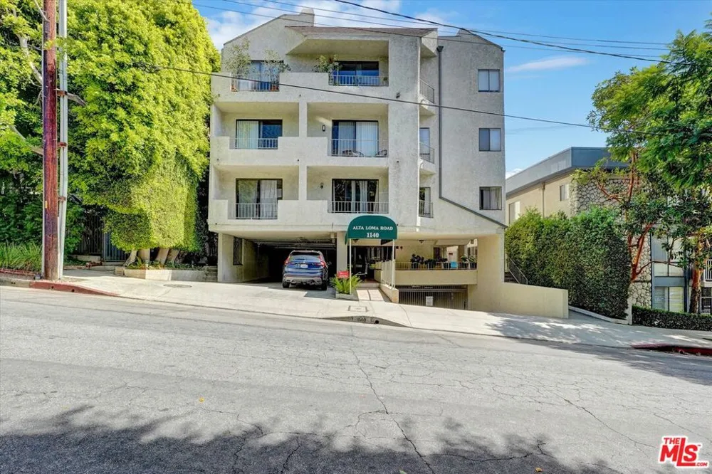 1140 Alta Loma Road #303 West Hollywood, CA 90069