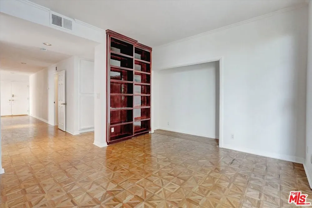 1140 Alta Loma Road #303 West Hollywood, CA 90069