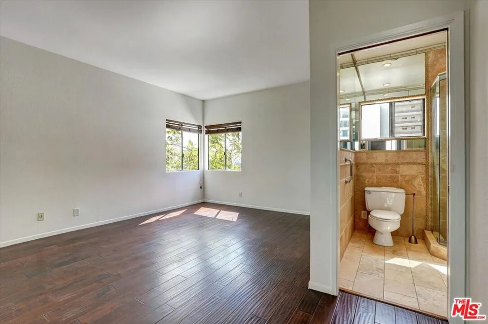 1140 Alta Loma Road #303 West Hollywood, CA 90069