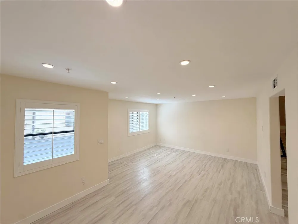 10894 Olinda Street #123 Sun Valley, CA 91352