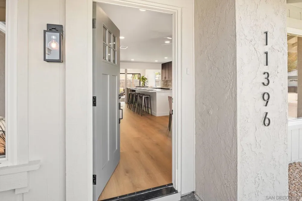 11396 Camarosa San Diego, CA 92126