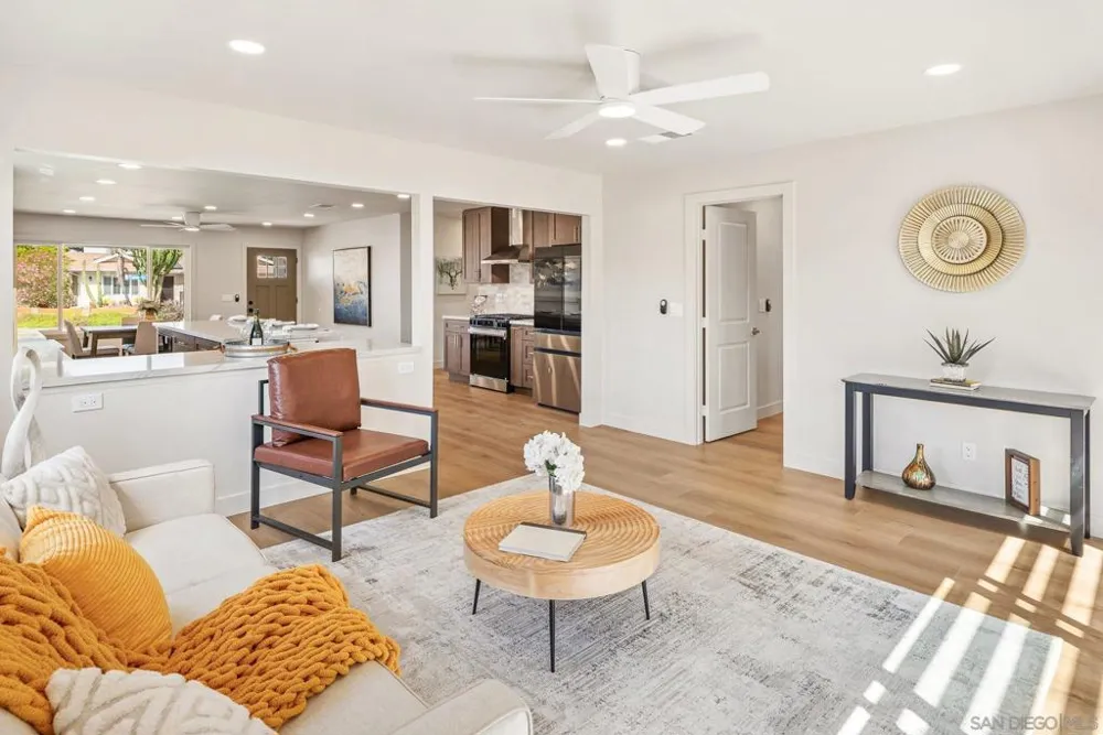 11396 Camarosa San Diego, CA 92126