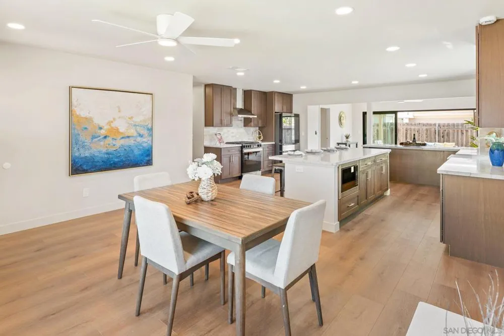 11396 Camarosa San Diego, CA 92126