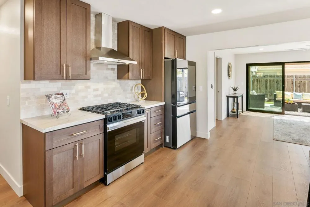 11396 Camarosa San Diego, CA 92126