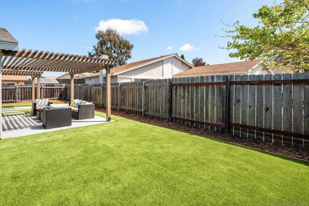 11396 Camarosa San Diego, CA 92126