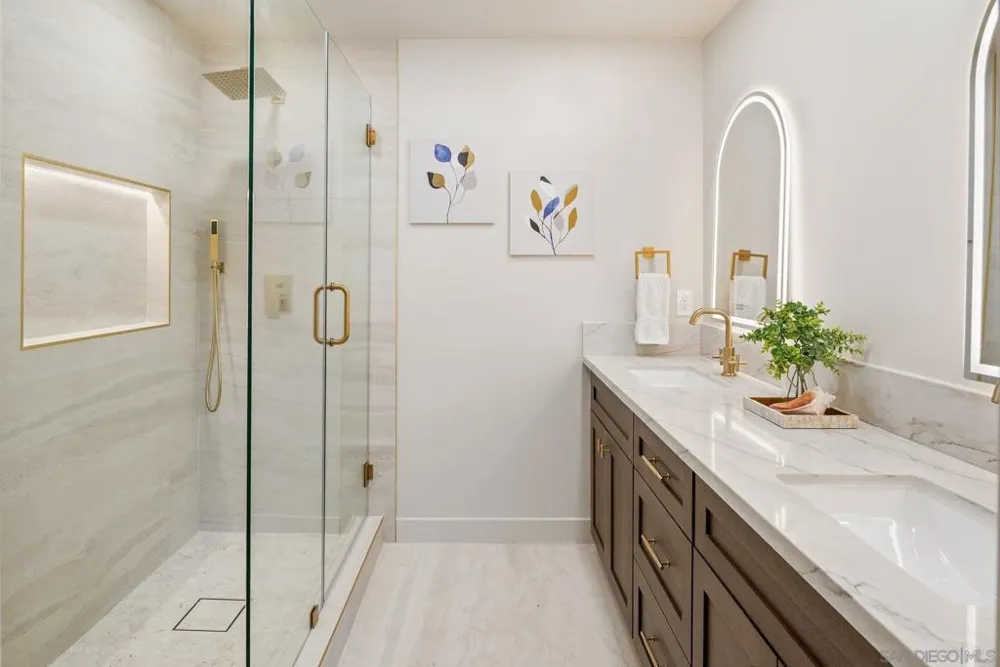 11396 Camarosa San Diego, CA 92126