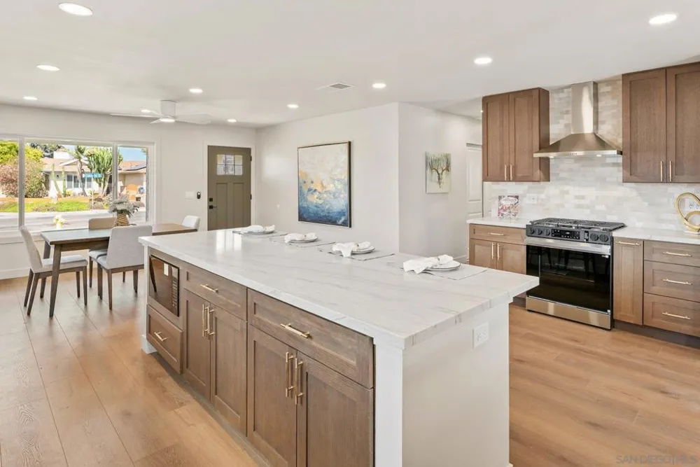 11396 Camarosa San Diego, CA 92126
