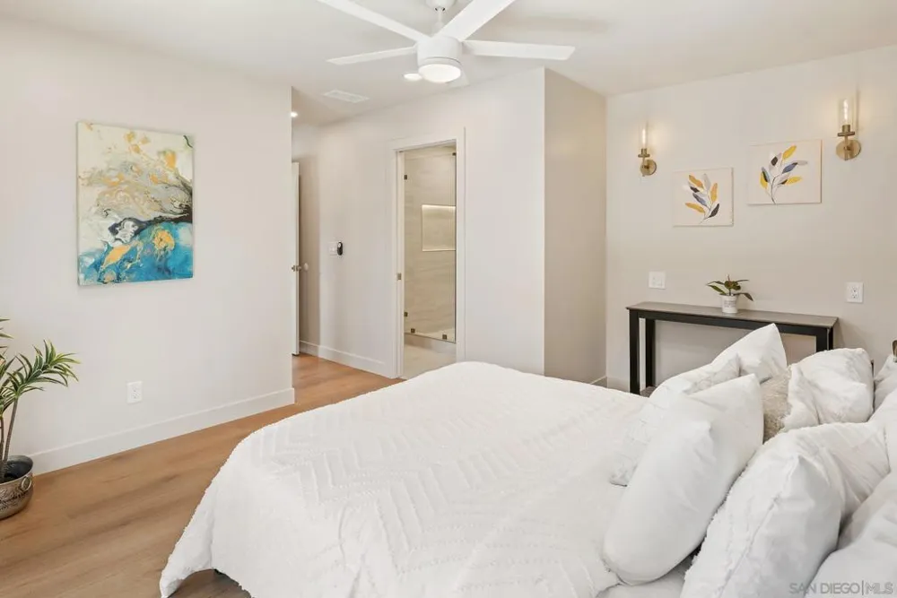 11396 Camarosa San Diego, CA 92126