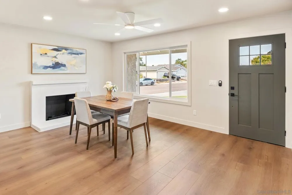 11396 Camarosa San Diego, CA 92126