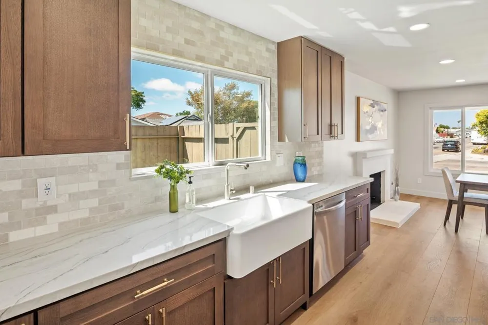 11396 Camarosa San Diego, CA 92126