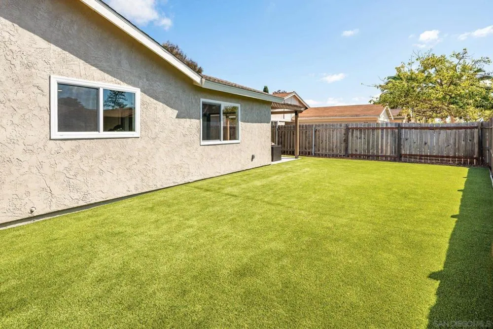 11396 Camarosa San Diego, CA 92126