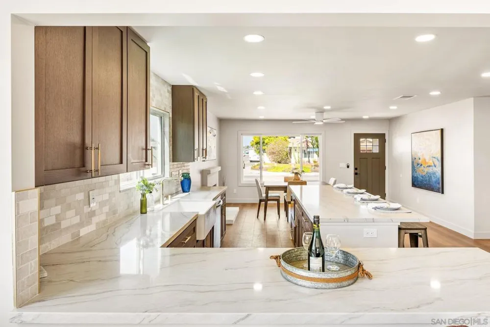11396 Camarosa San Diego, CA 92126