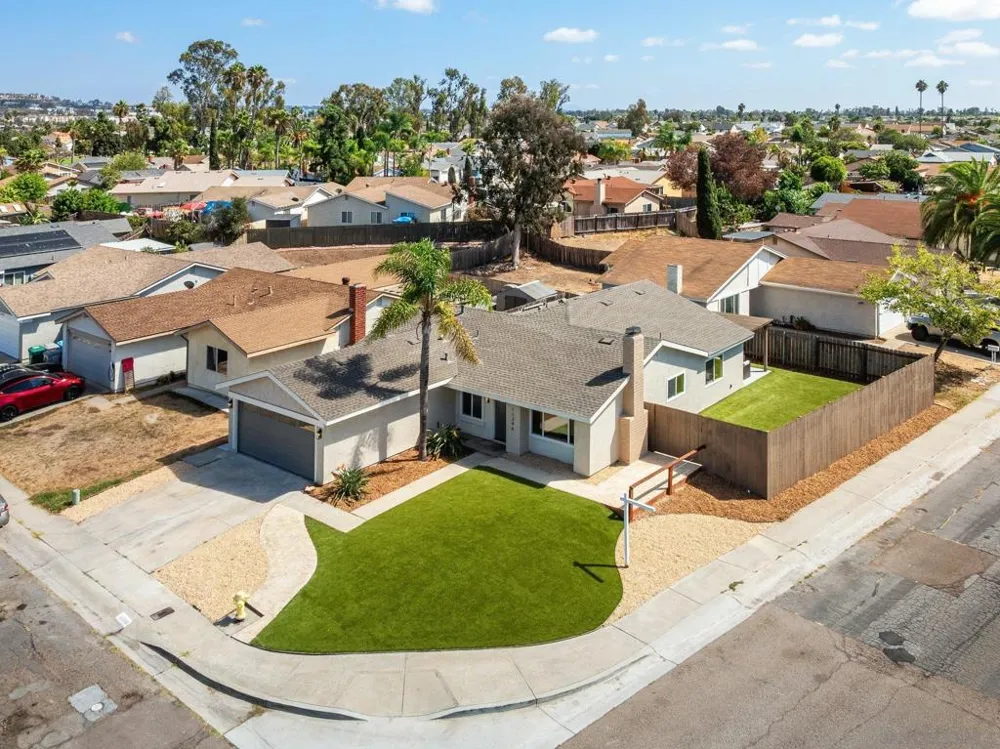 11396 Camarosa San Diego, CA 92126
