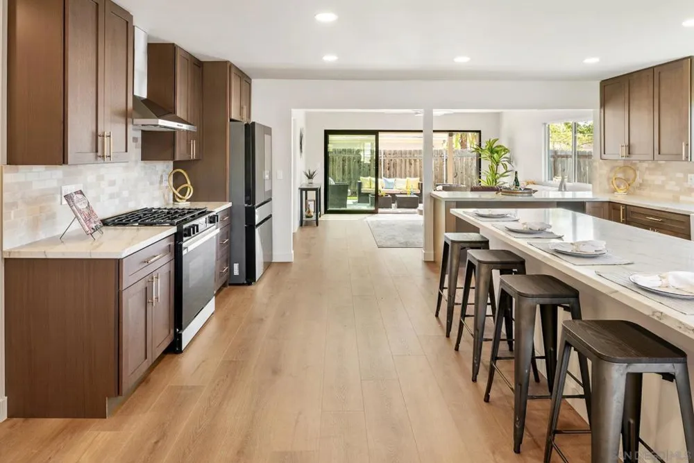 11396 Camarosa San Diego, CA 92126