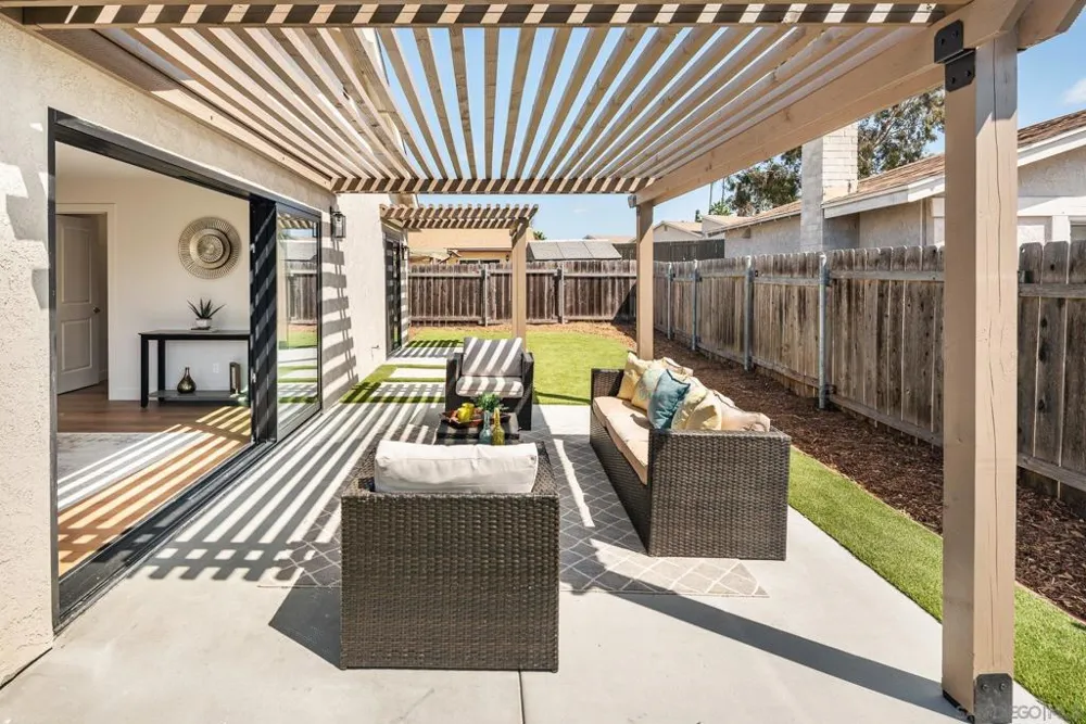 11396 Camarosa San Diego, CA 92126