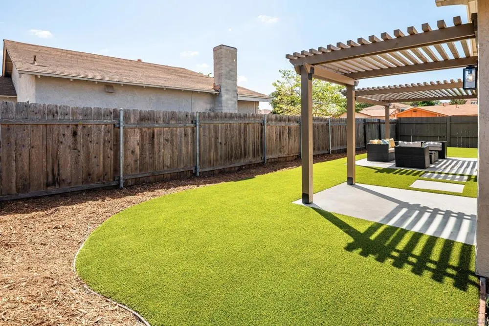 11396 Camarosa San Diego, CA 92126
