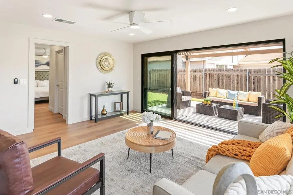 11396 Camarosa San Diego, CA 92126