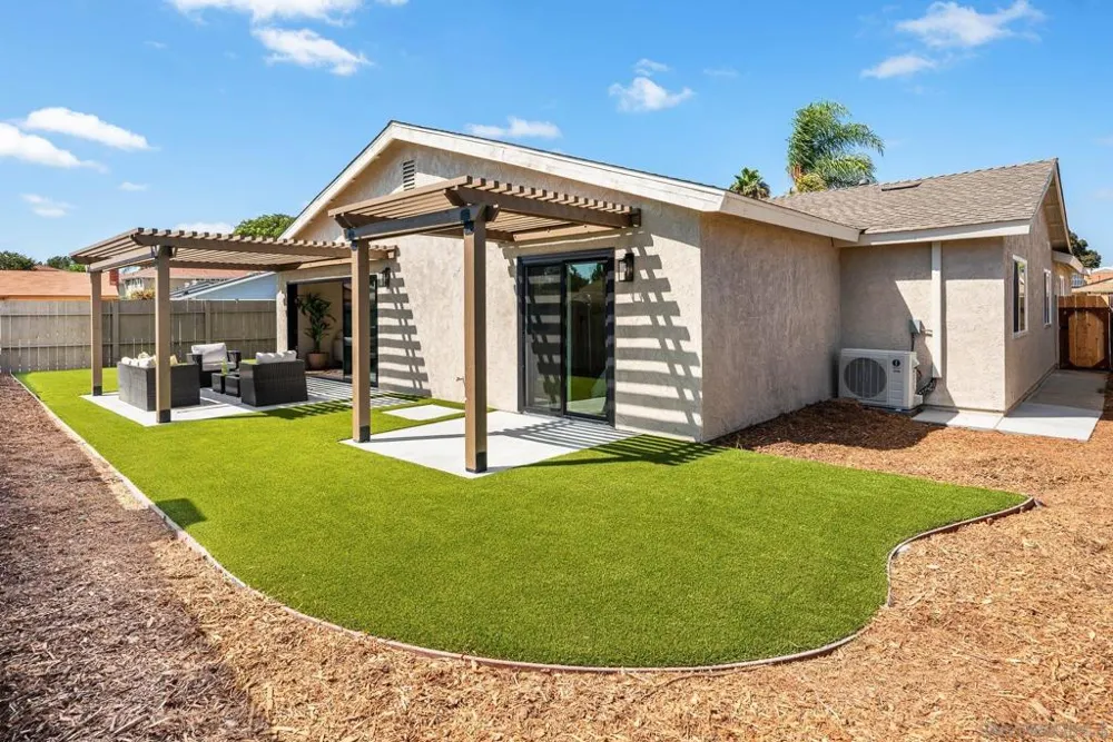 11396 Camarosa San Diego, CA 92126