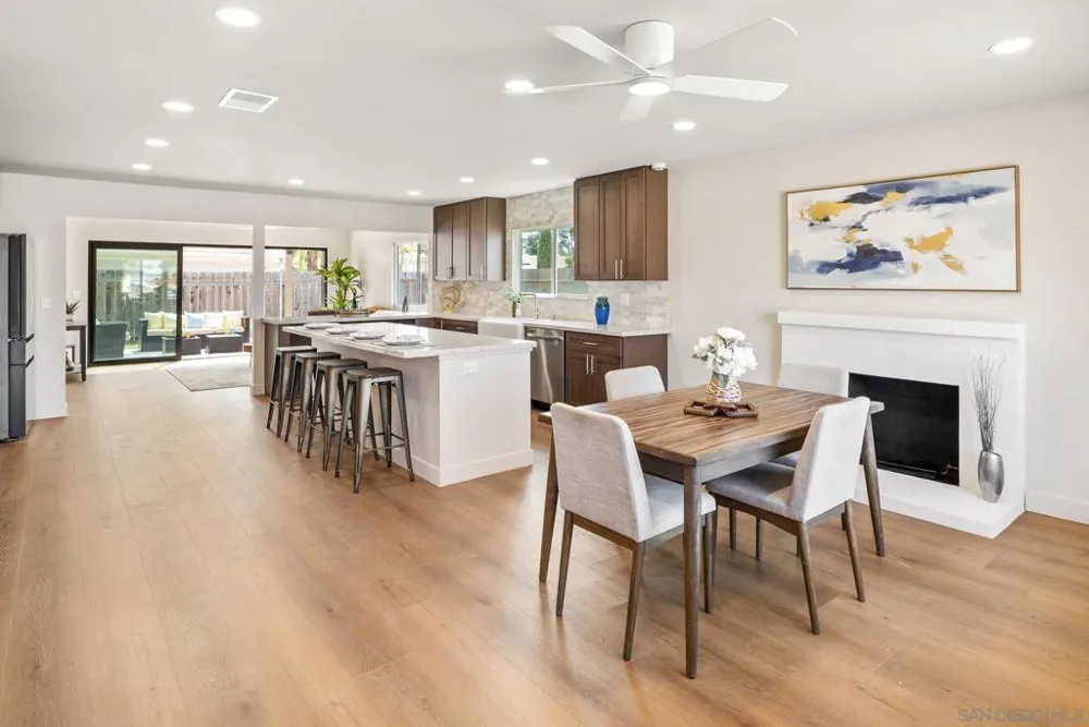 11396 Camarosa San Diego, CA 92126