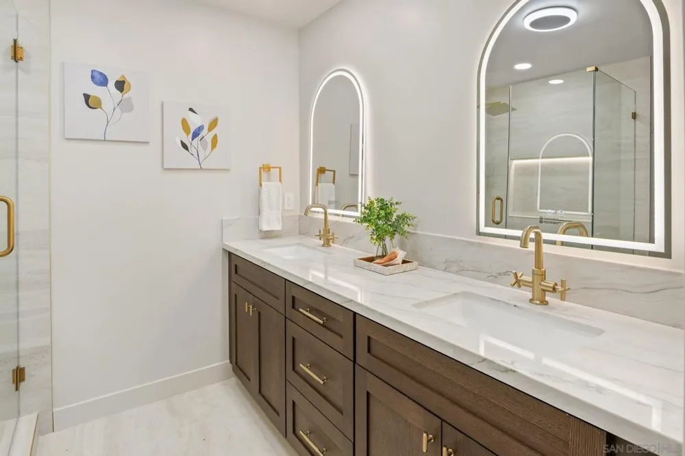 11396 Camarosa San Diego, CA 92126