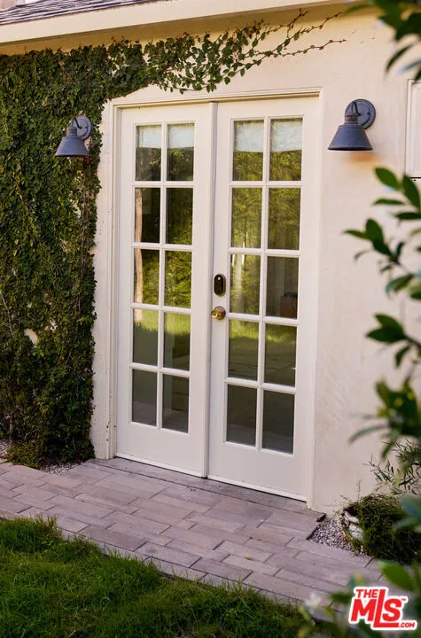 655 Angelus Place Venice, CA 90291