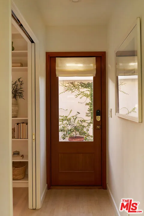 655 Angelus Place Venice, CA 90291