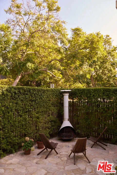655 Angelus Place Venice, CA 90291