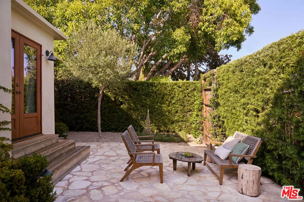 655 Angelus Place Venice, CA 90291