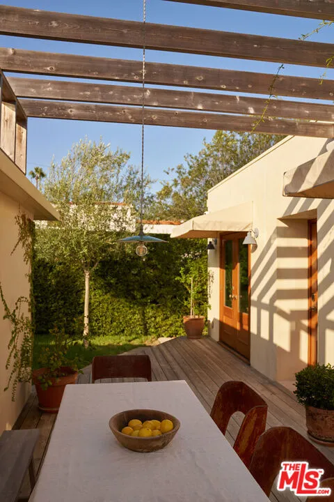 655 Angelus Place Venice, CA 90291