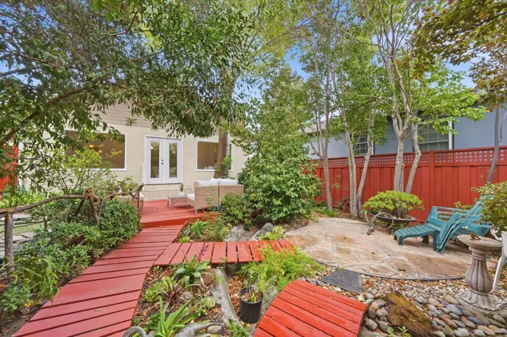 2425 Alameda De Las Pulgas San Mateo, CA 94403