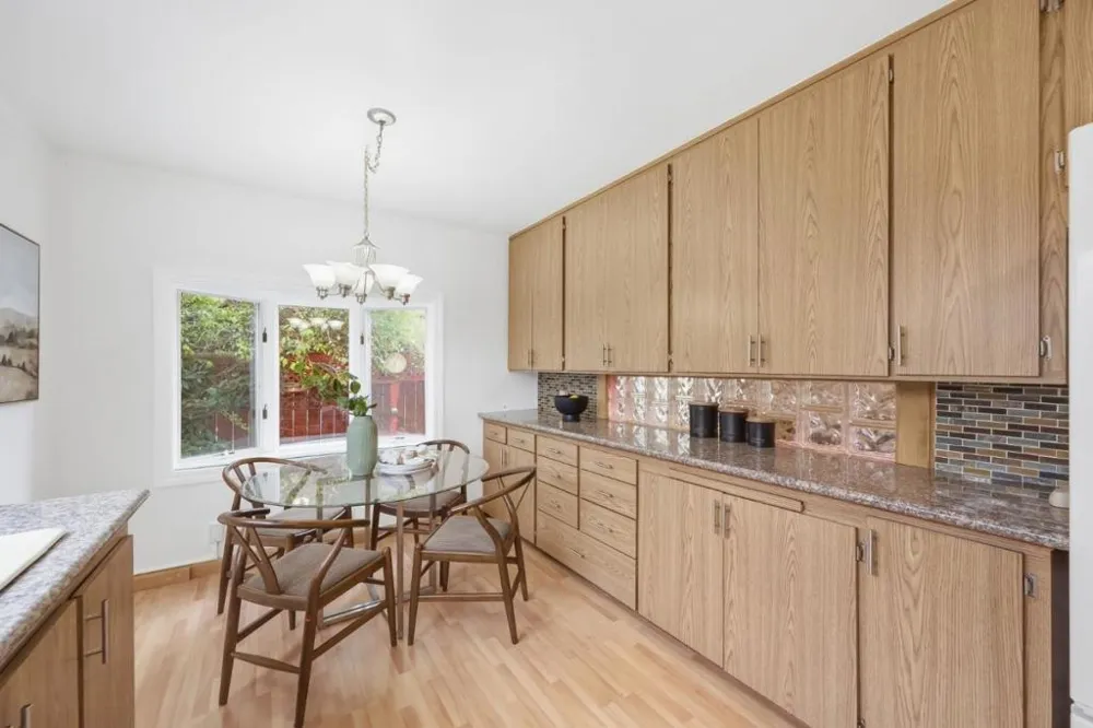 2425 Alameda De Las Pulgas San Mateo, CA 94403