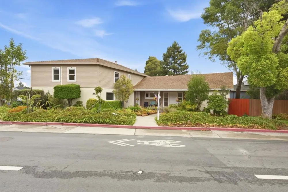 2425 Alameda De Las Pulgas San Mateo, CA 94403