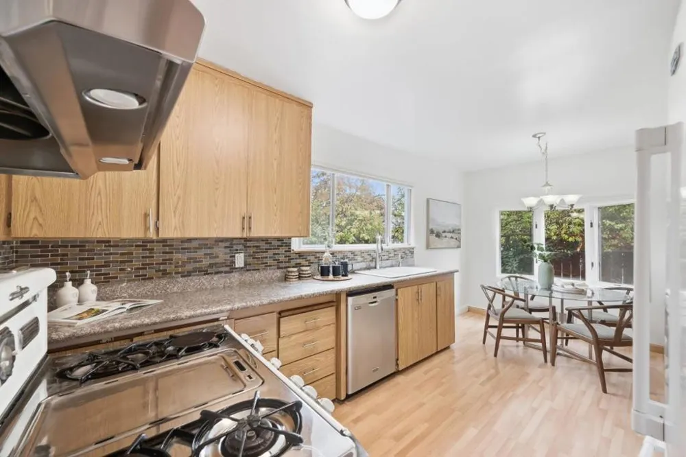 2425 Alameda De Las Pulgas San Mateo, CA 94403