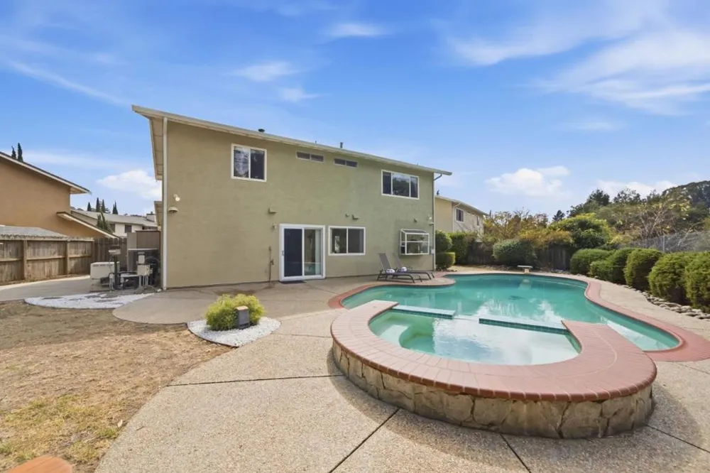 3268 Ursa Way Hayward, CA 94541