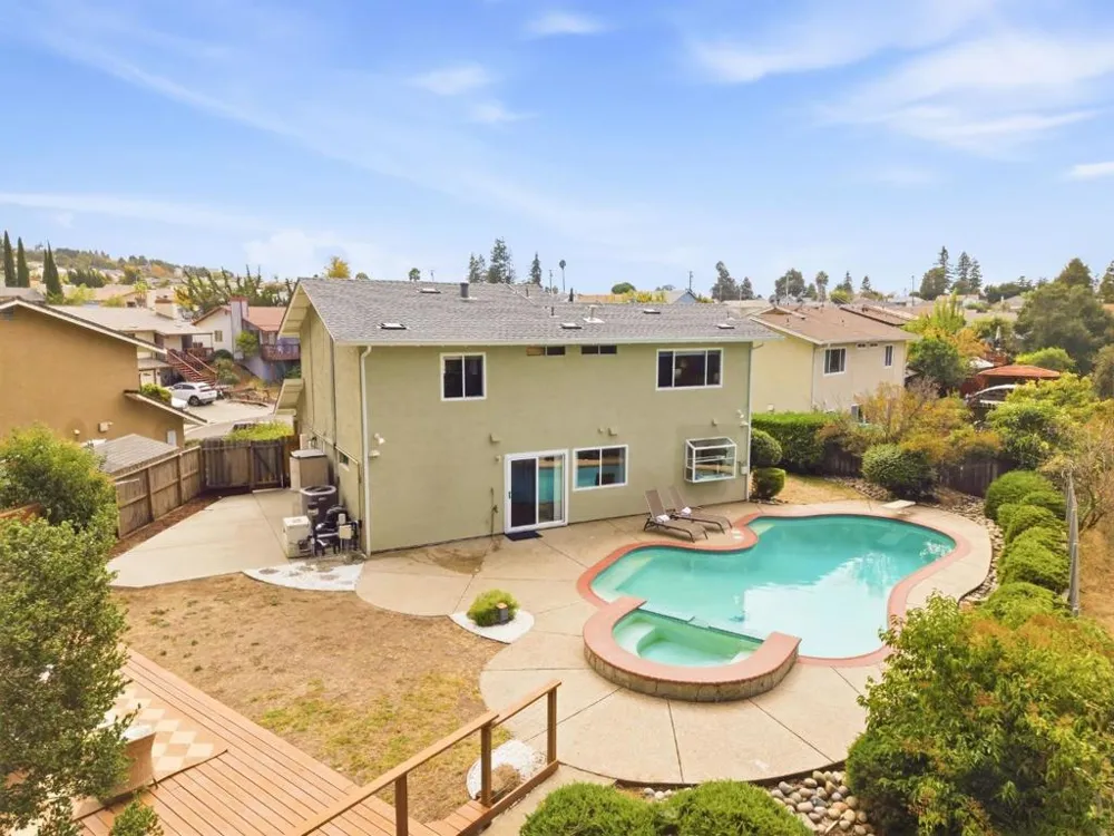 3268 Ursa Way Hayward, CA 94541