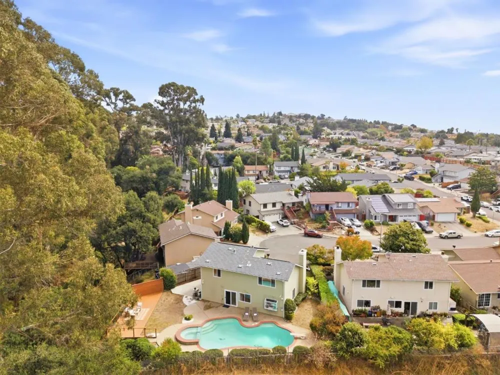 3268 Ursa Way Hayward, CA 94541