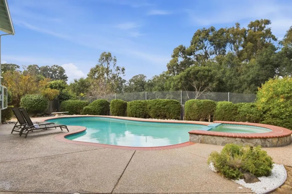 3268 Ursa Way Hayward, CA 94541