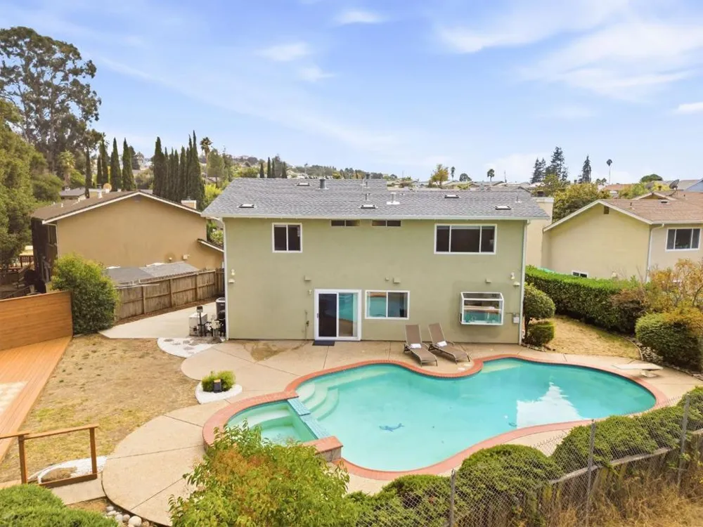3268 Ursa Way Hayward, CA 94541