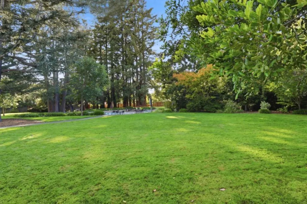 140 Stone Pine Lane Menlo Park, CA 94025