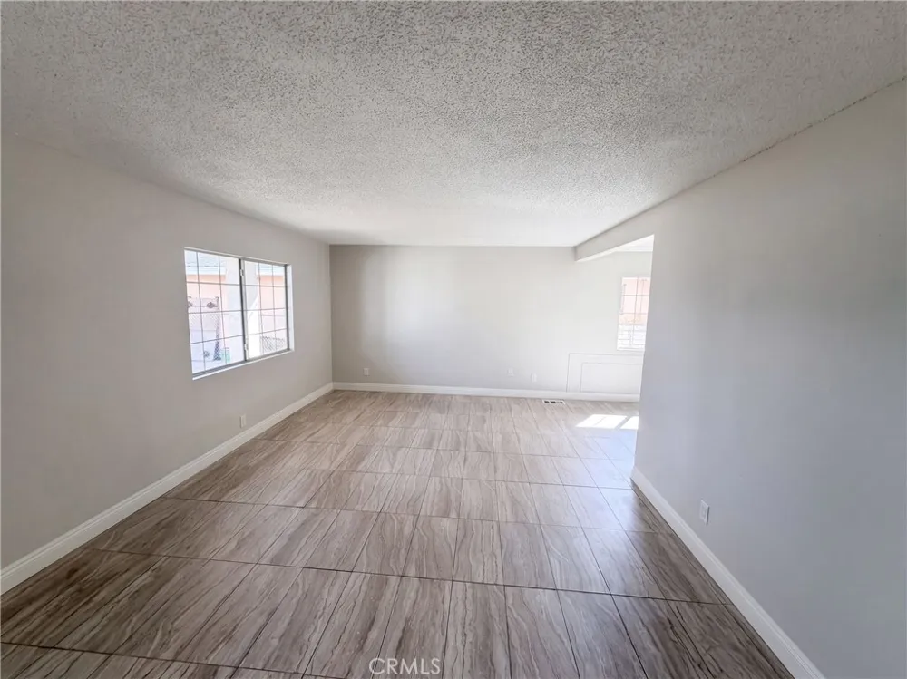 17787 Ivy Fontana, CA 92335