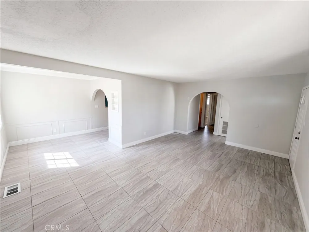 17787 Ivy Fontana, CA 92335