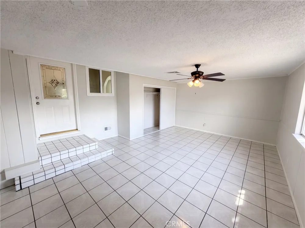 17787 Ivy Fontana, CA 92335